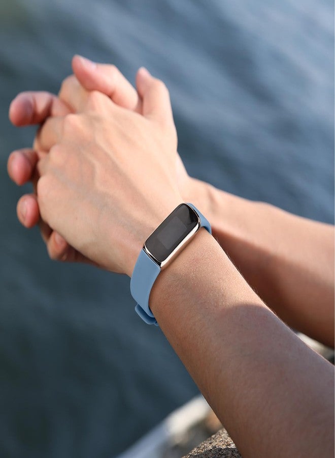 اي كي سوار AK الرياضي متوافق مع أساور Fitbit Luxe للرجال والنساء، أساور معصم رياضية بديلة من السيليكون الناعم لجهاز تتبع اللياقة البدنية والصحة Fitbit Luxe (صغير، أزرق لكبار السن) - Image 5